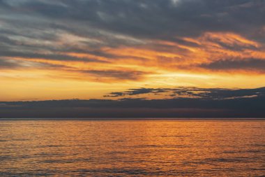 İstanbul 'da Marmara Denizi' nde gün batımı