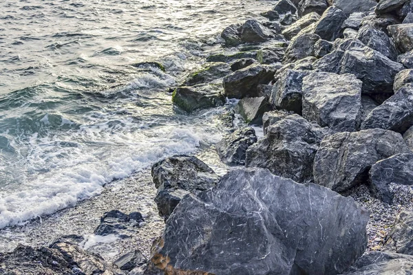 Rotsen Golven Aan Zeezijde — Stockfoto