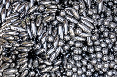 Farklı boyutlardaki mıknatısları kapat