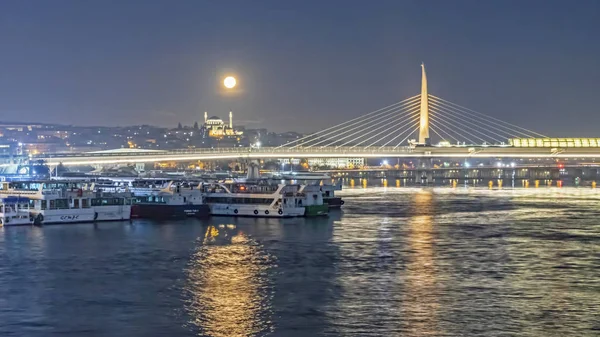 Goldenhorn Istanbul Turkei Januar 2020 Vollmond Goldenhorn Mit Metrobrücke Moschee — Stockfoto