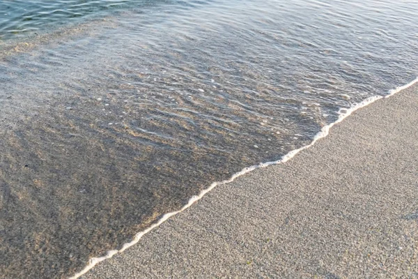 Plaża Piasek Fale Brzegowe Sezonie Zimowym — Zdjęcie stockowe