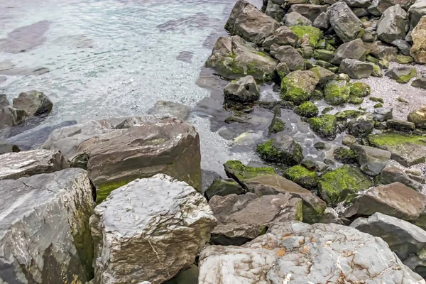 Kust Kliffen Heldere Zee Het Winterseizoen — Stockfoto