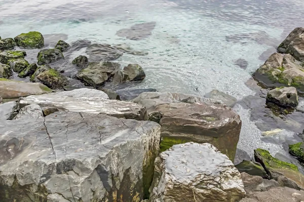 Strandklippor Och Klart Hav Vintersäsongen — Stockfoto