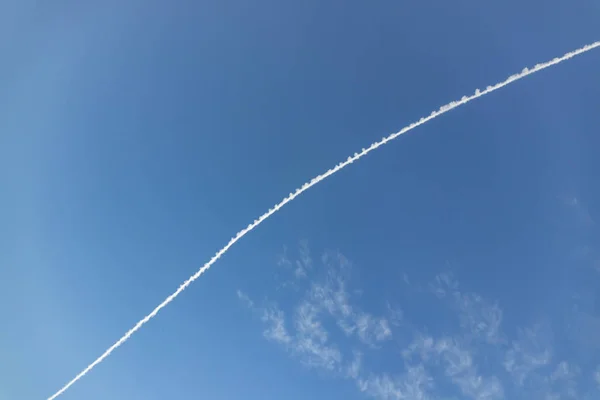 Airplane Flying High Altitude Blue Sky Clouds — 스톡 사진