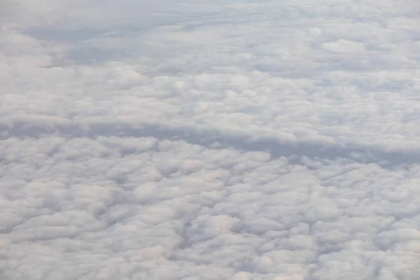 Ουρανός Skyscape Και Σύννεφα Από Παράθυρο Του Αεροπλάνου Μεγάλο Υψόμετρο — Φωτογραφία Αρχείου