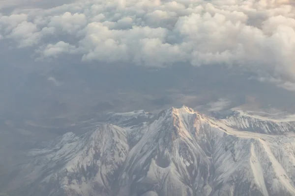 Cielo Paisaje Nubes Desde Ventana Del Avión Gran Altitud —  Fotos de Stock