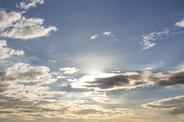 gökyüzü bulutlu havalarda, Hava hareketleri