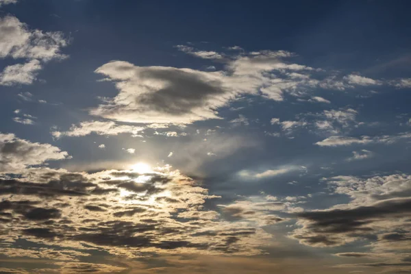 Ruchy Powietrza Niebo Przy Pochmurnej Pogodzie — Zdjęcie stockowe