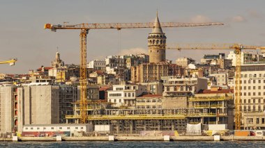 İstanbul, 23 Şubat 2020. Avrupa ile Asya arasında tarihi binalar ve İstanbul Boğazı arasında rüya şehri