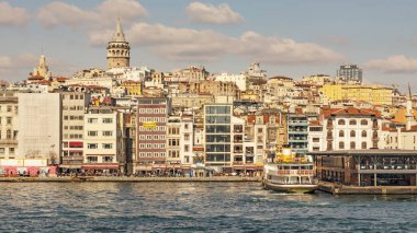 İstanbul, 23 Şubat 2020. Avrupa ile Asya arasında tarihi binalar ve İstanbul Boğazı arasında rüya şehri