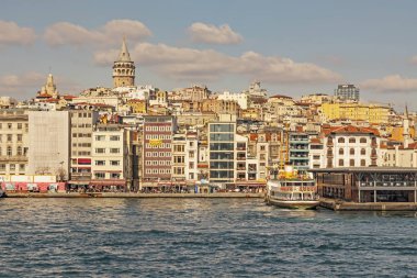İstanbul, 23 Şubat 2020. Avrupa ile Asya arasında tarihi binalar ve İstanbul Boğazı arasında rüya şehri