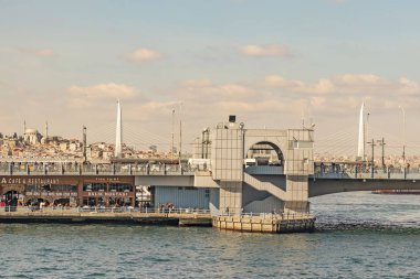 İstanbul, 23 Şubat 2020. Avrupa ile Asya arasında tarihi binalar ve İstanbul Boğazı arasında rüya şehri