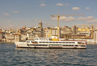 İstanbul, 23 Şubat 2020. Avrupa ile Asya arasında tarihi binalar ve İstanbul Boğazı arasında rüya şehri