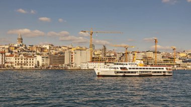 İstanbul, 23 Şubat 2020. Avrupa ile Asya arasında tarihi binalar ve İstanbul Boğazı arasında rüya şehri