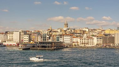 İstanbul, 23 Şubat 2020. Avrupa ile Asya arasında tarihi binalar ve İstanbul Boğazı arasında rüya şehri