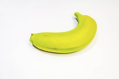 Beyaz arkaplanda muz meyvesini kapat