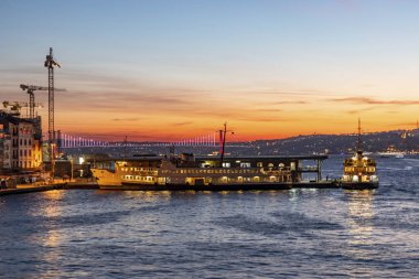 İstanbul, 26 Şubat 2020. İstanbul 'dan manzara ve şehir manzarası gün doğumunda ve sabahın erken saatlerinde.