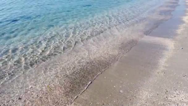 Kristalheldere Zee Golven Met Zand — Stockvideo