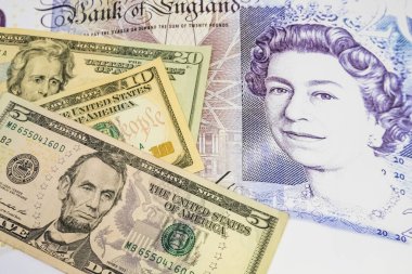 Arka plandaki Amerikan dolarlarını kapat.