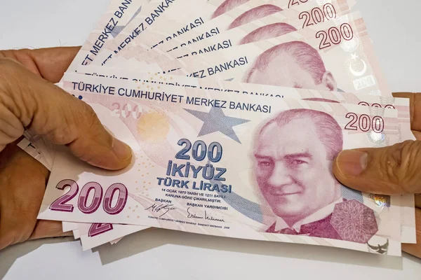Fechar 200 Notas Lira Turca Sobre Fundo Branco — Fotografia de Stock