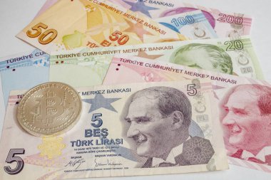 Banknotların arka planındaki şifreli para birimlerini kapat