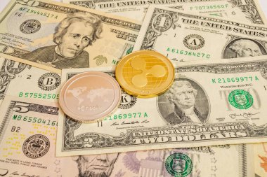Banknotların arka planındaki şifreli para birimlerini kapat