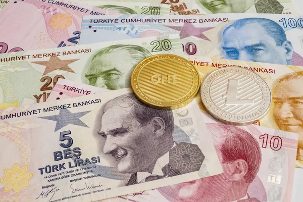 Banknotların Arka Planındaki Şifreli Para Birimlerini Kapat — Stok fotoğraf