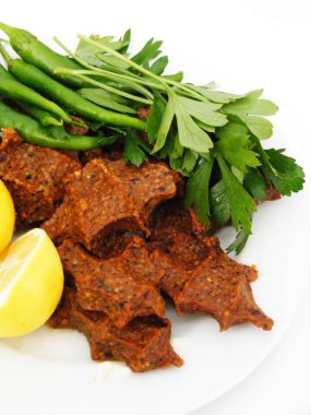  Plaka Türk baharatlı ve limon köfte