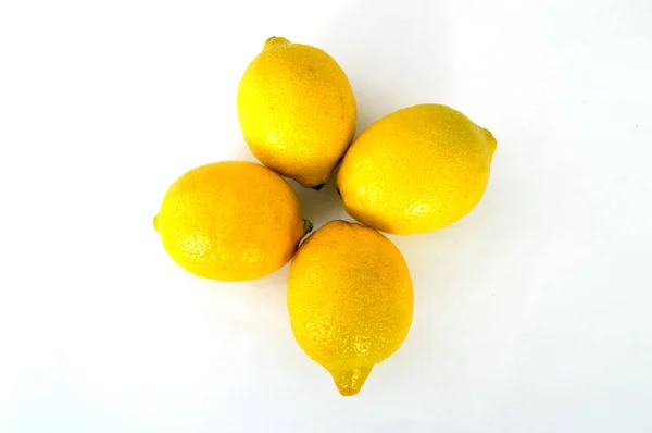 Pinturas de limão no chão branco mais bonito — Fotografia de Stock