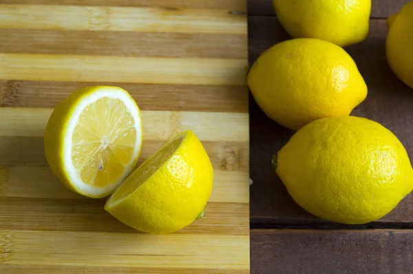 Pronto para servir imagens de limão, Quando o limão é cortado — Fotografia de Stock