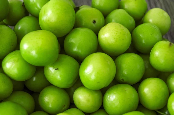 Sour green plum, the most wonderful and mouth watering sour plums,Indispensable salt and sour plum meal for pregnant women