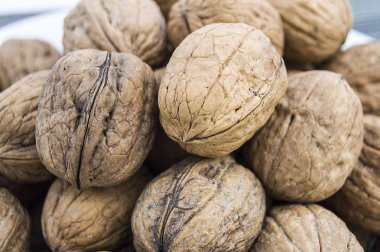 Kuru ve kabuklu ceviz, kabuklu ceviz resimlerde farklı kavramları