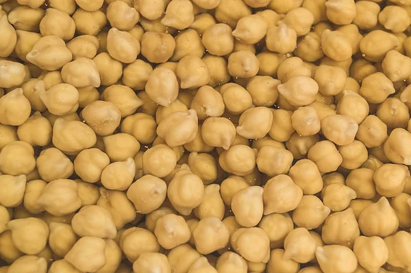 Nohut Haşlama, beyaz zemin üzerine haşlanmış nohut resimleri bir kaşıkla yemek pişirmek için konserve Nohut Haşlama resimleri