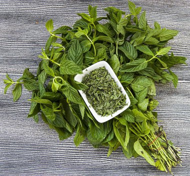 Kuru nane, taze nane doğal ve organik resimler, Kuru nane sosu çorba, Kuru nane kuru resme, sağlık, yemek nane içine koymak şartları içinde nane kurutulmuş