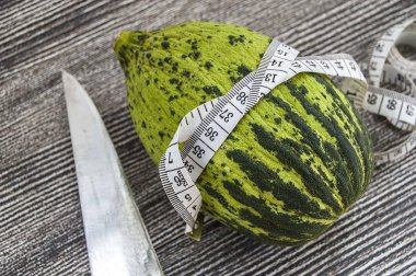 ham ve olgunlaşmamış küçük kavun yemek kilo, kavun bağırsak, düşük kalorili buzağı çalıştırmak için,