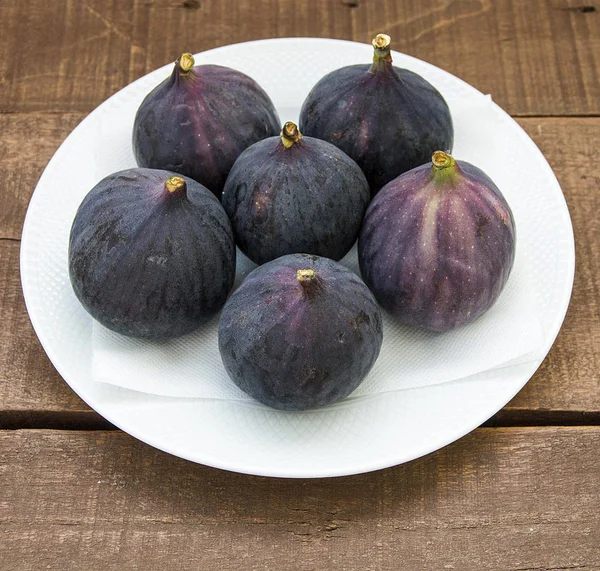 Figues Noires Fraîches Peintures Âge Figue Fraîche Fruits Dans Plat — Photo