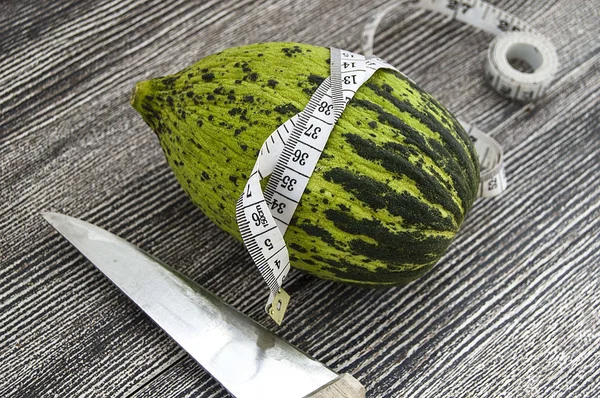 ham ve olgunlaşmamış küçük kavun yemek kilo, kavun bağırsak, düşük kalorili buzağı çalıştırmak için,