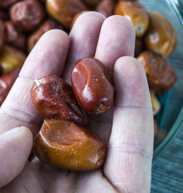 İğde meyve, iğde doğal şifa doğal iğde, iğde meyve şifalı meyve olgun meyve olgun meyve ...