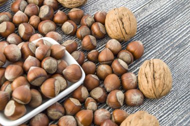 ceviz ve kabuklu fındık resimler ayrı platestanding içinde yan yana içinde yan yana plaka Kabuklu Fındık ayrı ve kabuklu ceviz resimleri