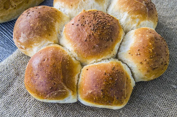 なパン 焼きたてのパン トルコのパンの種類 — ストック写真