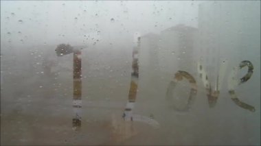  Sana mektup buğulanmış cama seviyorum