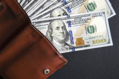 100 $ dolar zengin bir iş erkek cüzdan büyük miktarda cüzdan