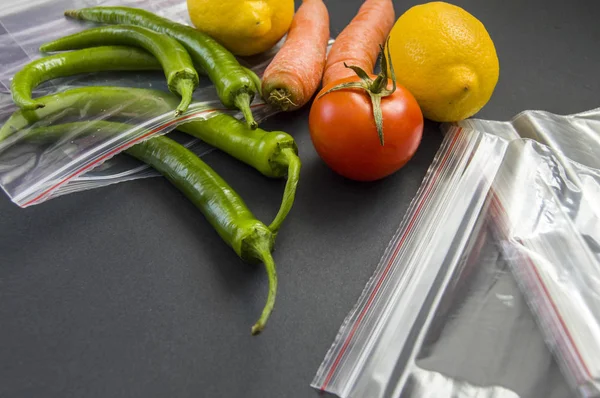 buzdolabı, kilitli buzdolabı çanta içinde tutma yemek yiyecek depolamak için kilitli buzdolabı çanta sağlıklıdır.