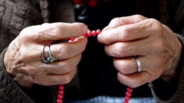 Old Woman Has Rosary Her Hand Woman Worshiping — Stock Video