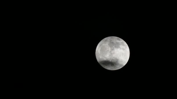 Νύχτα Και Φεγγάρι Πανσέληνος Λάμπει Στον Ουρανό Νύχτα — Αρχείο Βίντεο