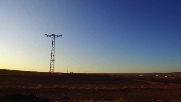 Elektrische Polen Perspectief Beeld Zonsondergang Hemel — Stockvideo