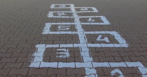 Hopscotch Schema Gioco Disegnato Pavimentazione Pietra — Video Stock