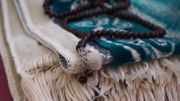 Islamic Objects Prayer Beads Prayer Prayer Rugs — Stockvideo