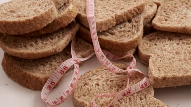 Vollkornbrot Diät Und Kleiebrot Kleiebrot Zur Gewichtsabnahme Kleiebrot Für Alte — Stockvideo