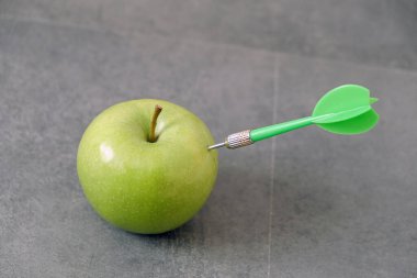 Yeşil elma, mezura ve dart, kilo vermeye adanmalı,